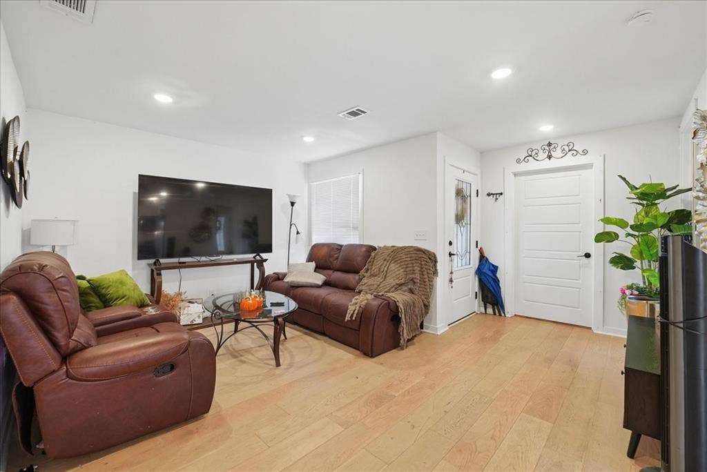2515 North Parkway, Mesquite, TX 75149 2515 North Parkway, Mesquite, TX 75149