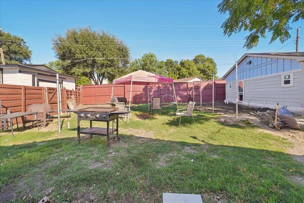 2515 North Parkway, Mesquite, TX 75149 2515 North Parkway, Mesquite, TX 75149