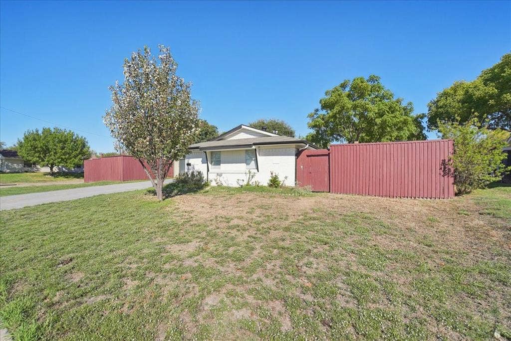 2515 North Parkway, Mesquite, TX 75149 2515 North Parkway, Mesquite, TX 75149