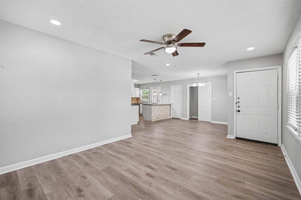 2010 Glenhaven Street, Arlington, TX 76010