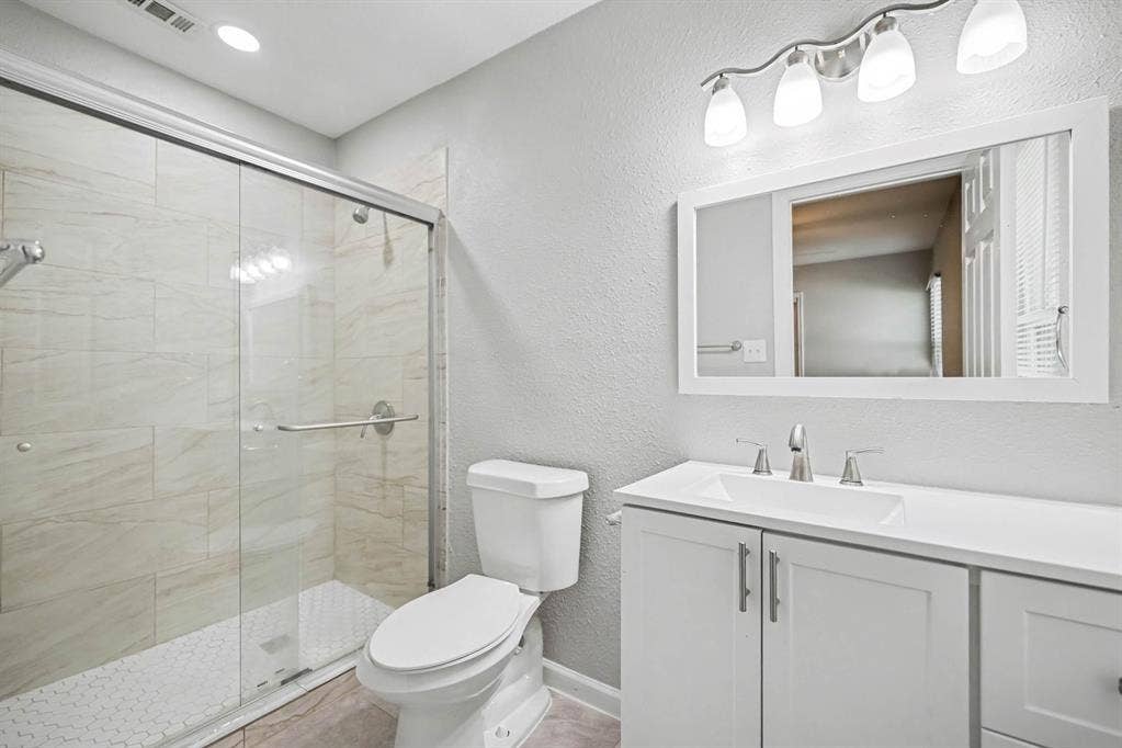 2010 Glenhaven Street, Arlington, TX 76010