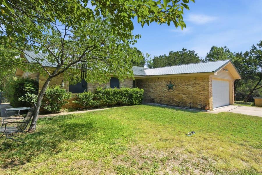 Property photo for 135 Indian Mountain Court, Granbury, TX