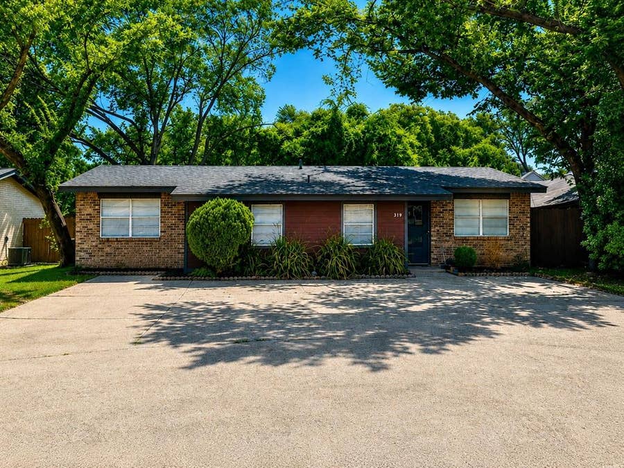 Property photo for 317 Elliott Street, Arlington, TX