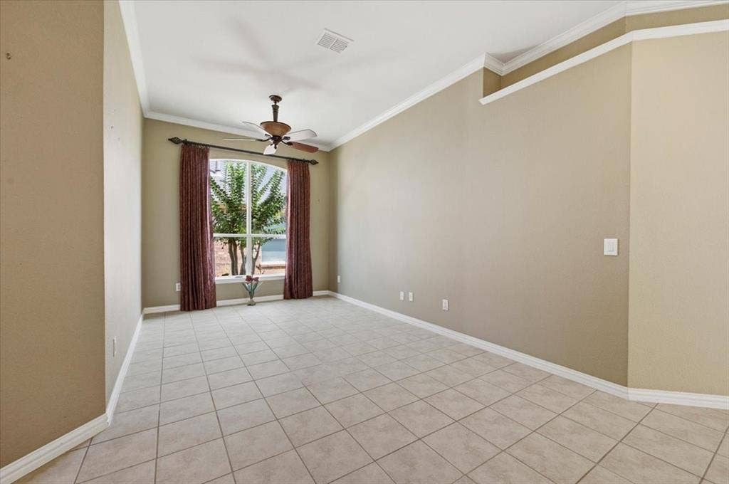 929 Oakland Hills Drive, Fairview, TX 75069 LUXURY VINYL PLANK FLOORING TO BE INSTALLED BYNNE OF OCTOBER - NEW PAINT COLOR DONE SINCE PHOTOS