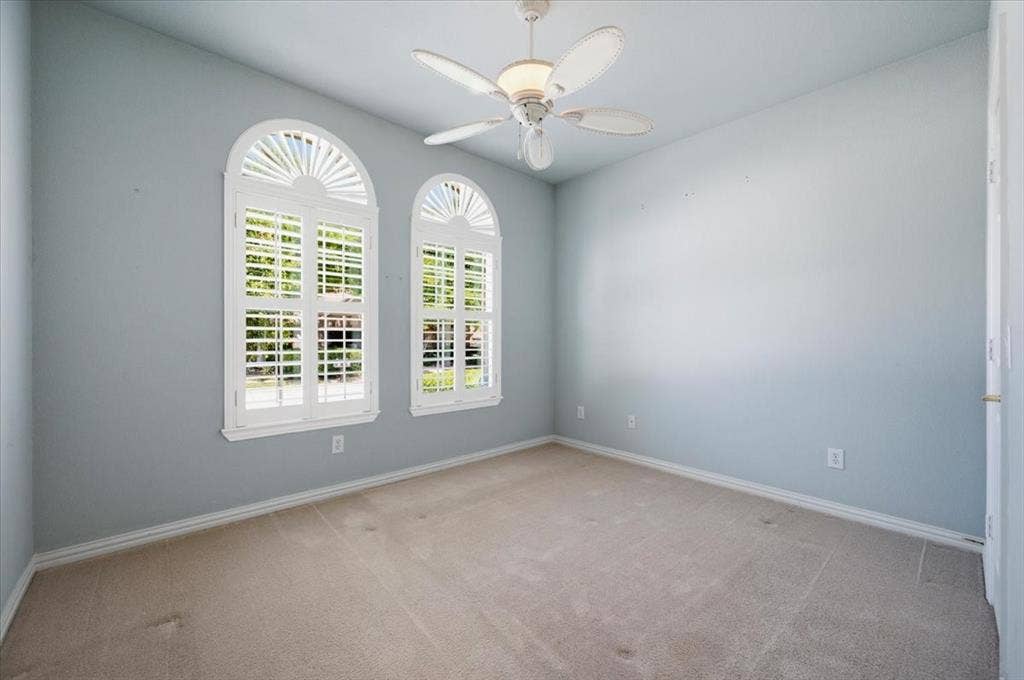 929 Oakland Hills Drive, Fairview, TX 75069 Front bedroom with shutters - full bath adjacent - as guest bath - picture before new paint color