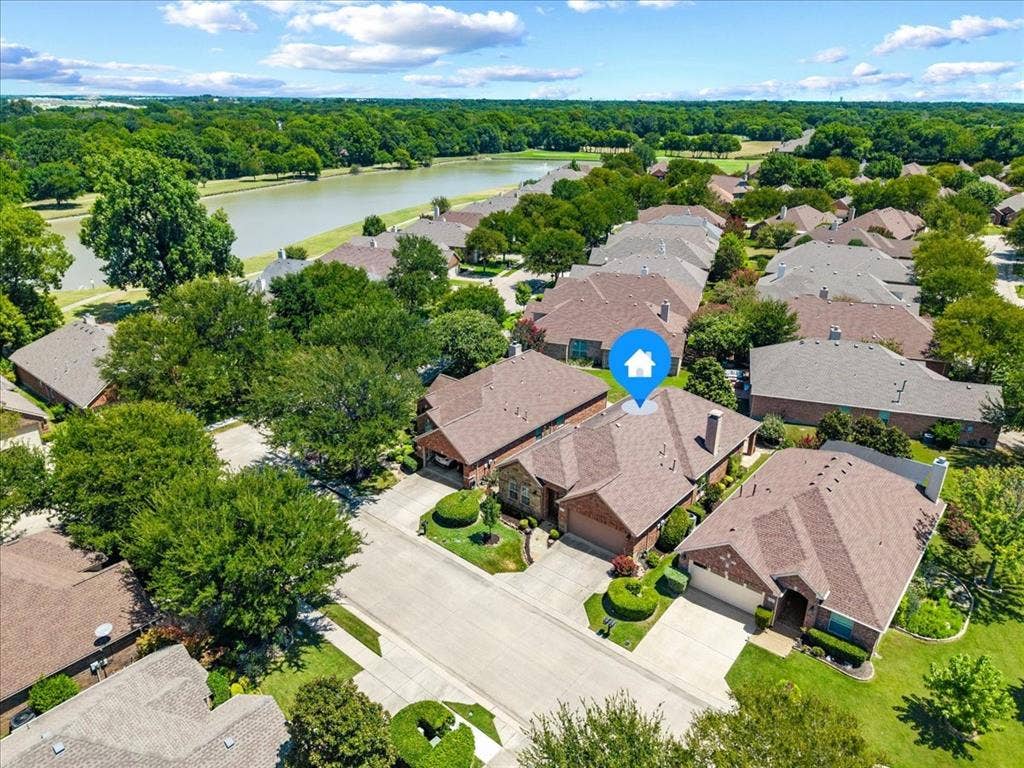 929 Oakland Hills Drive, Fairview, TX 75069 walk to the pond for fishing and relaxation
