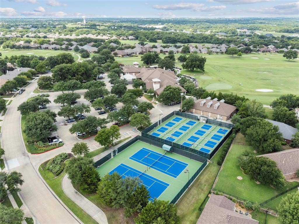 929 Oakland Hills Drive, Fairview, TX 75069 Pickle ball, tennis courts and golf
