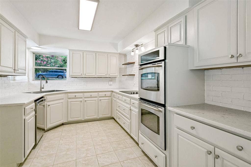 4036 Los Robles Drive, Plano, TX 75074 Kitchen