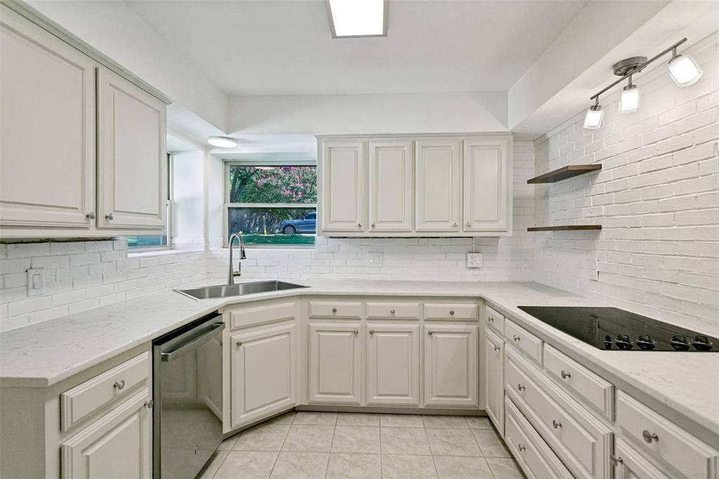 4036 Los Robles Drive, Plano, TX 75074 Kitchen