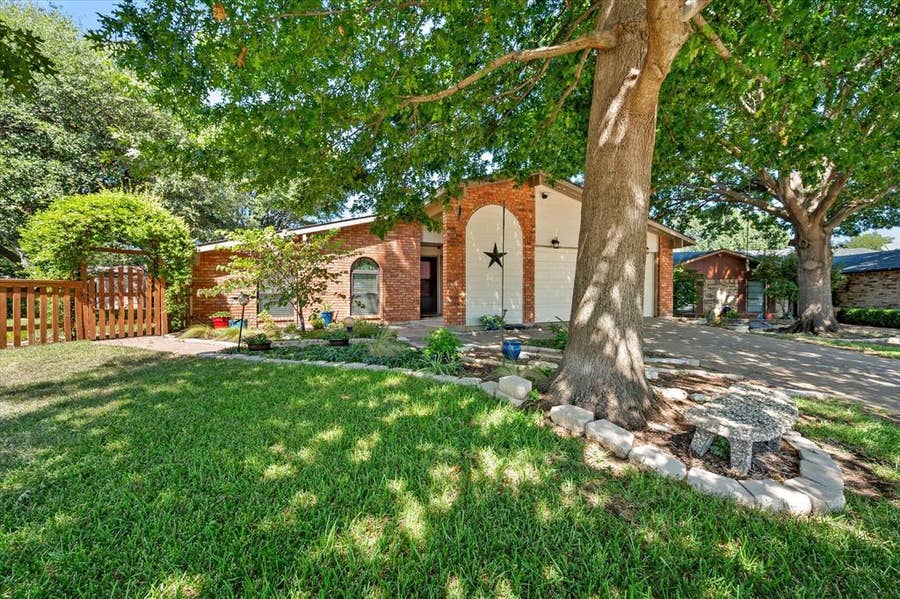 Property photo for 7520 Weatherwood Court, Fort Worth, TX
