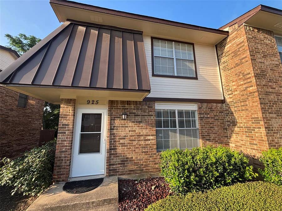 Property photo for 925 Cedar Terrace, Cedar Hill, TX
