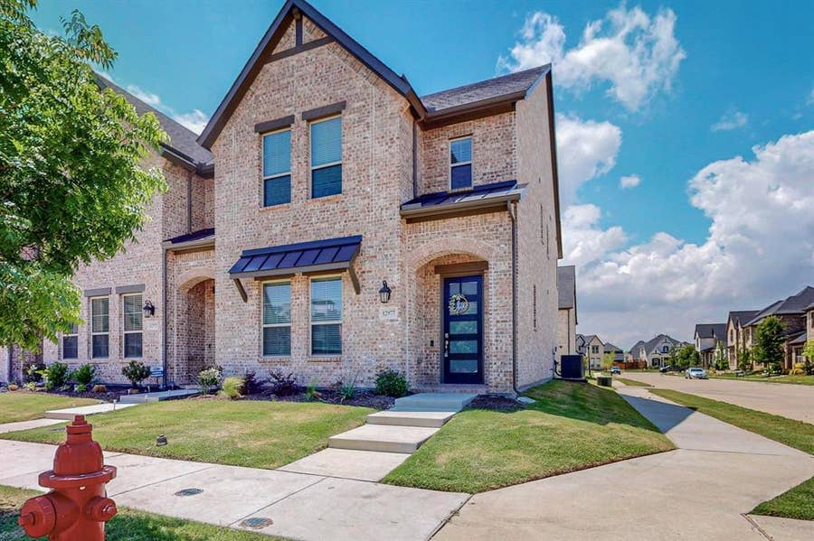 Property photo for 12977 Wymeth Drive, Farmers Branch, TX