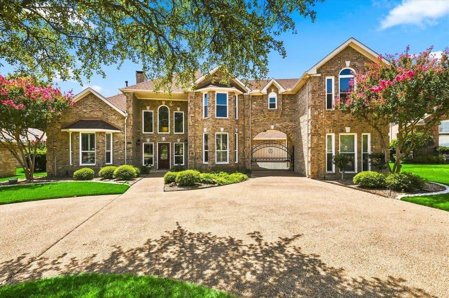 Property photo for 6301 Mesa Ridge Drive, Fort Worth, TX