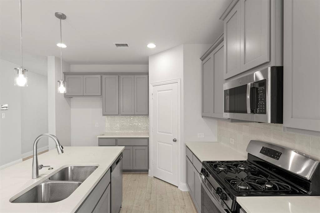3203 Dunbar Drive, Royse City, TX 75189 08. 3203 Dunbar - Kitchen (3)