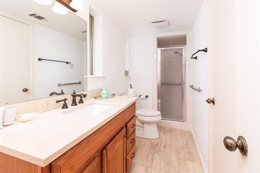 10856 Carissa Drive, Dallas, TX 75218 10856 Carissa Drive, Dallas, TX 75218