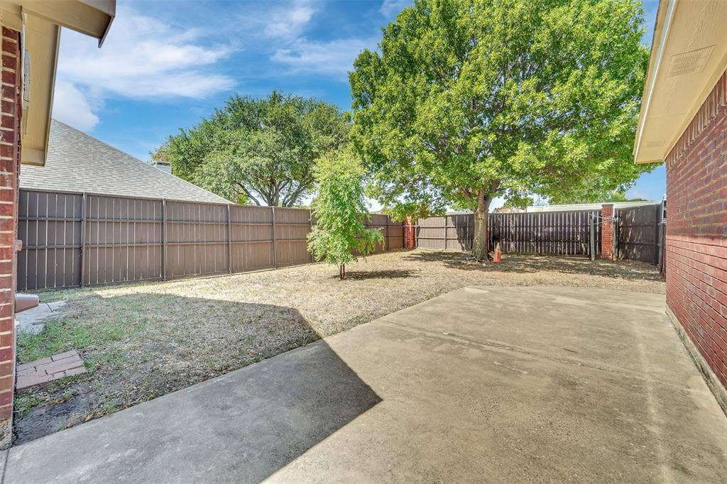 4001 Arrowcrest Lane, Garland, TX 75044 4001 Arrowcrest Lane, Garland, TX 75044