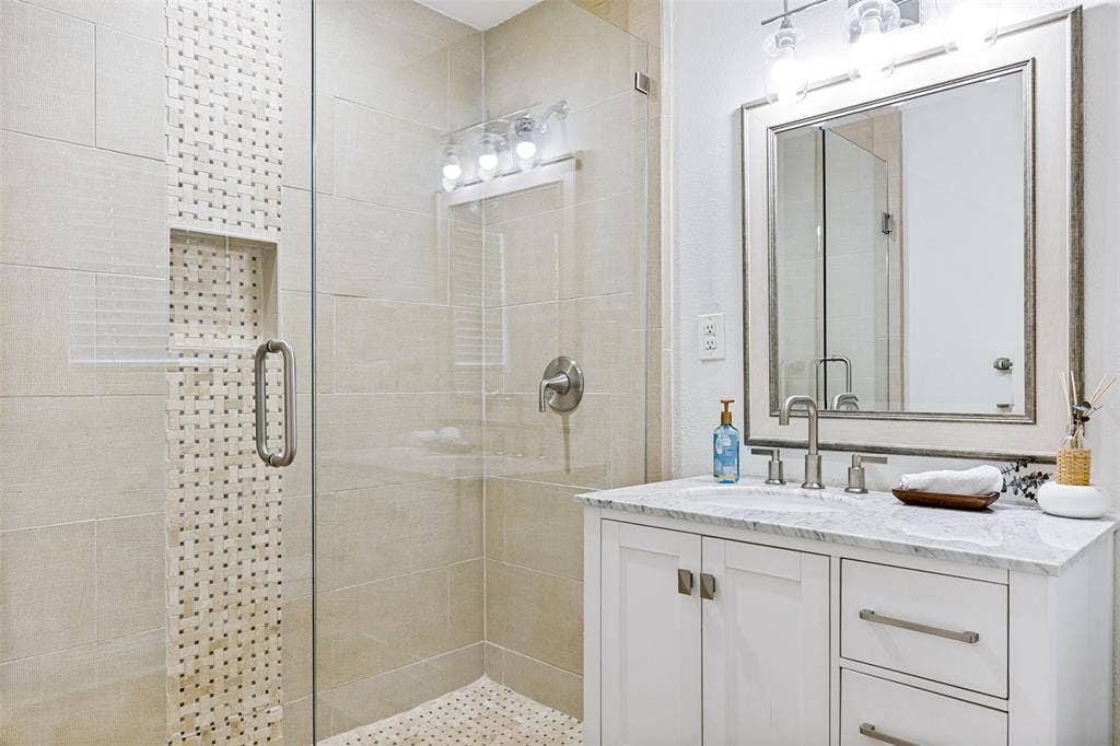 3111 Rotan Lane, Dallas, TX 75229 3111 Rotan Lane, Dallas, TX 75229