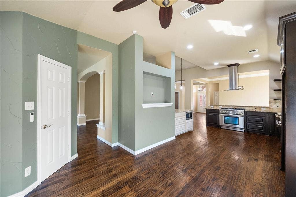 1021 Muirfield Drive, Mansfield, TX 76063 1021 Muirfield Drive, Mansfield, TX 76063