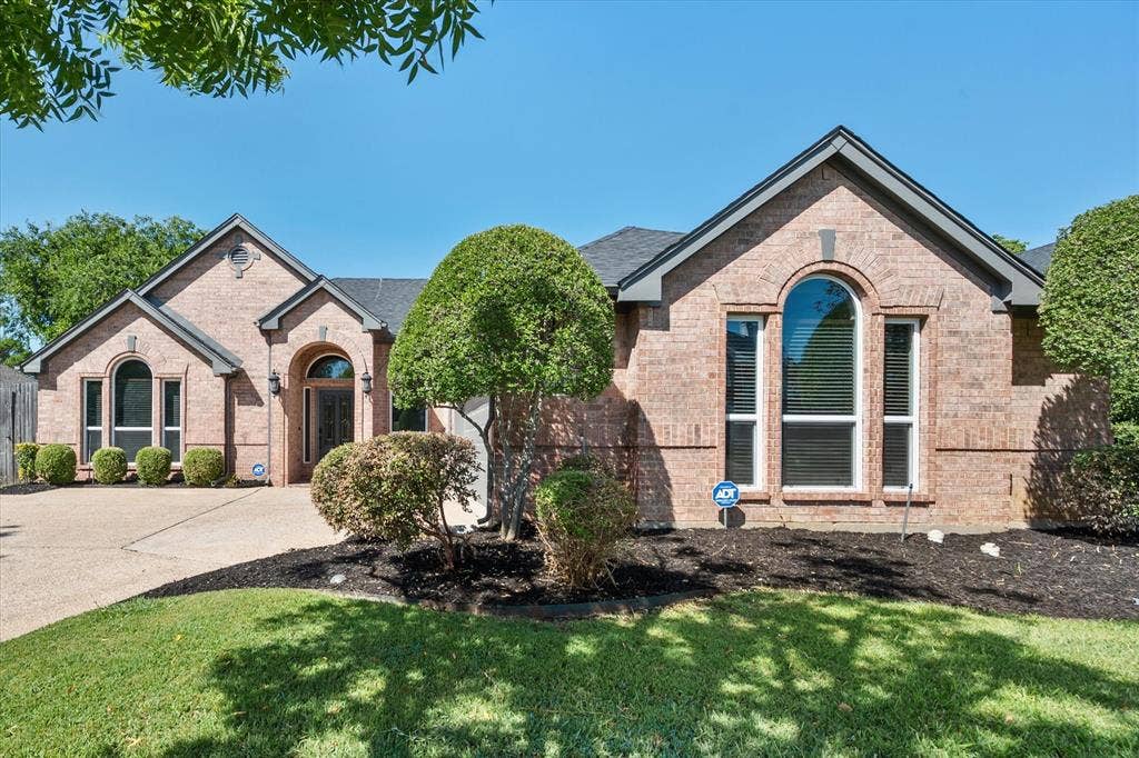 1021 Muirfield Drive, Mansfield, TX 76063 1021 Muirfield Drive, Mansfield, TX 76063