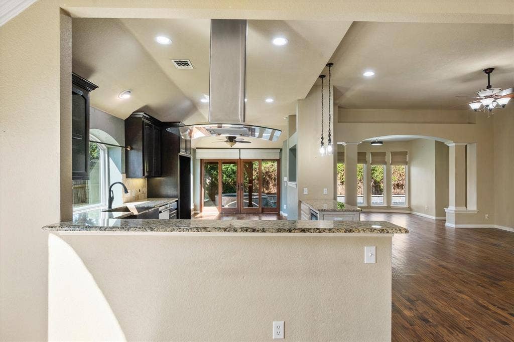 1021 Muirfield Drive, Mansfield, TX 76063 1021 Muirfield Drive, Mansfield, TX 76063