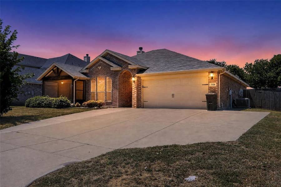 Property photo for 7526 Park Avenue, Forest Hill, TX