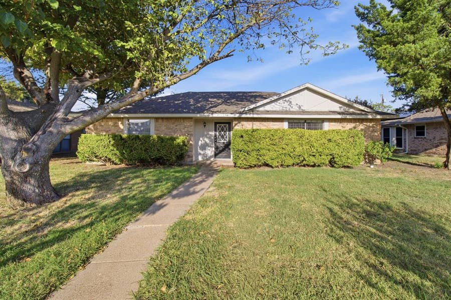 Property photo for 2602 College Park Drive, Rowlett, TX