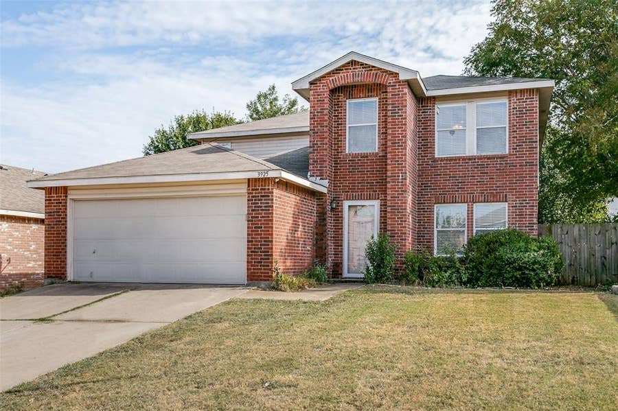 Property photo for 3925 Stonewick Court, Fort Worth, TX