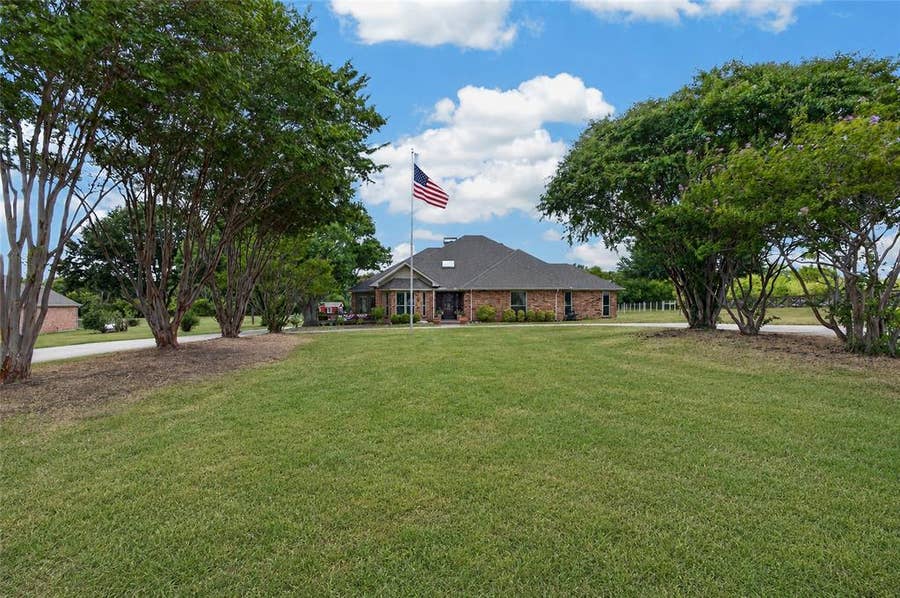 Property photo for 1821 Meadow Ranch Road, McKinney, TX