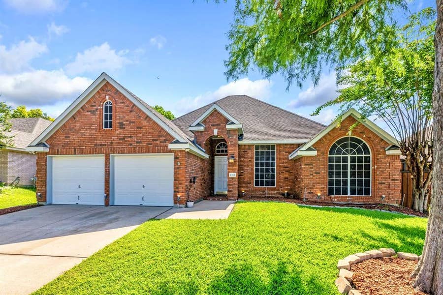 Property photo for 4564 Jousting Lane, Grand Prairie, TX