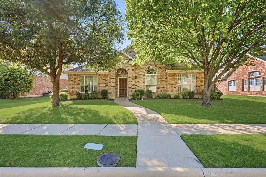 Property photo for 1009 Muir Woods Drive, Allen, TX