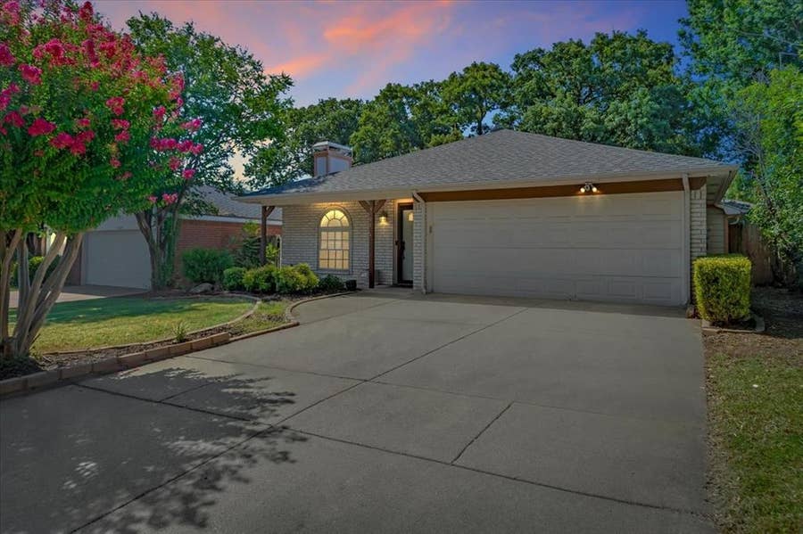 Property photo for 5906 Santa Fe Drive, Arlington, TX