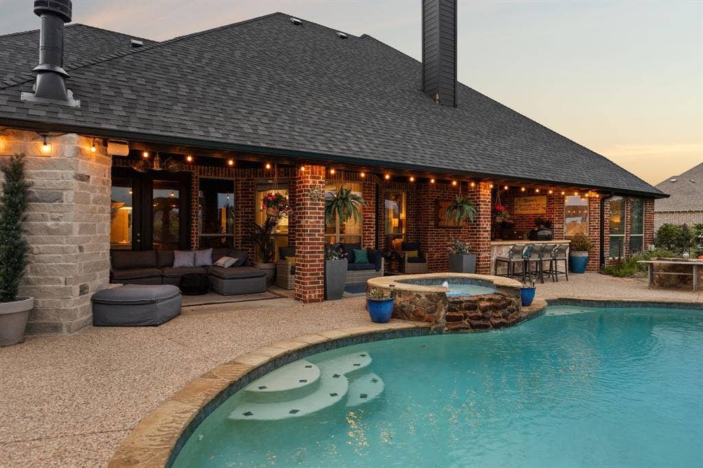 2585 Wincrest Drive, Rockwall, TX 75032 2585 Wincrest Drive, Rockwall, TX 75032