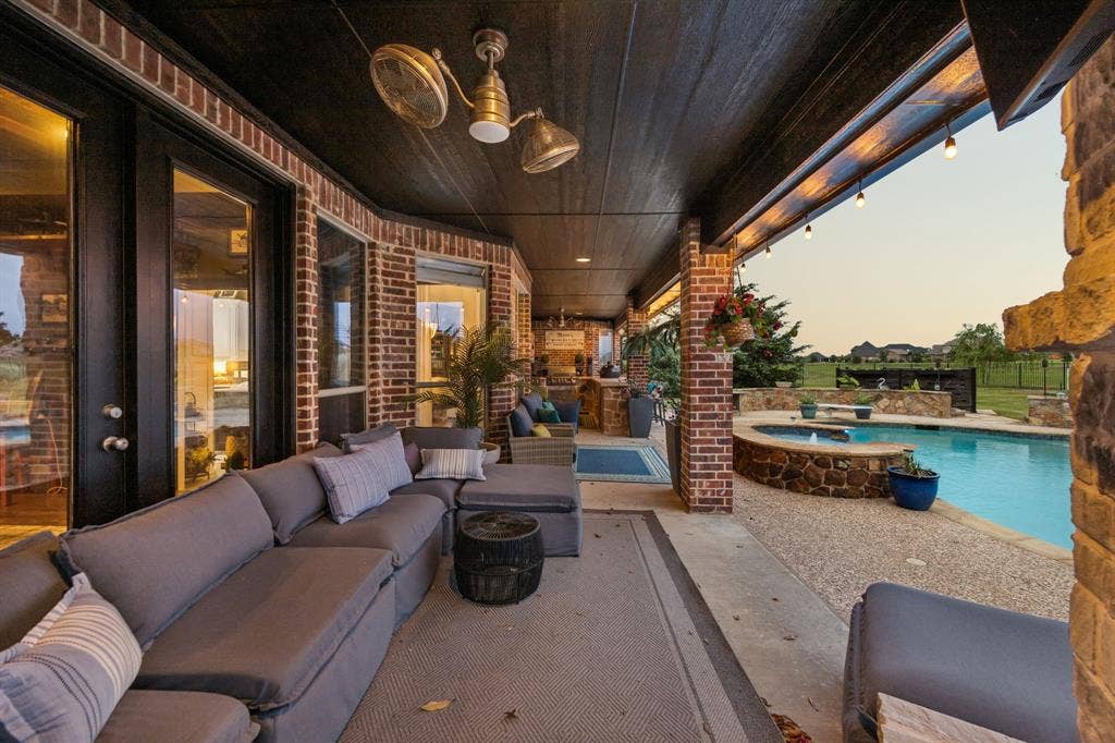 2585 Wincrest Drive, Rockwall, TX 75032 2585 Wincrest Drive, Rockwall, TX 75032