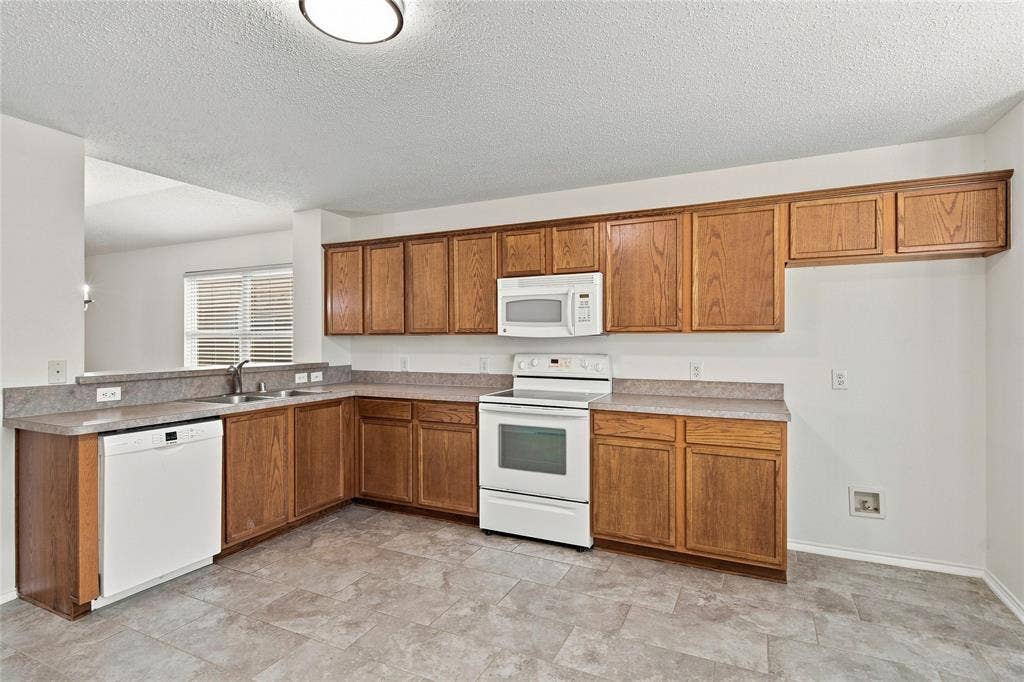 9900 Carter Drive, McKinney, TX 75072 9900 Carter Drive, McKinney, TX 75072