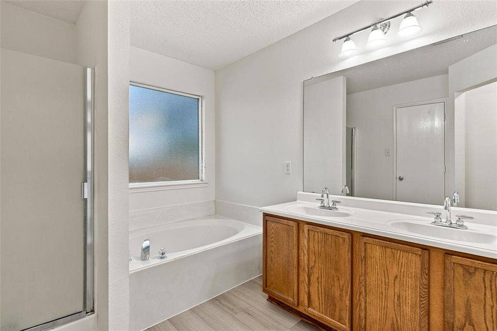 9900 Carter Drive, McKinney, TX 75072 9900 Carter Drive, McKinney, TX 75072