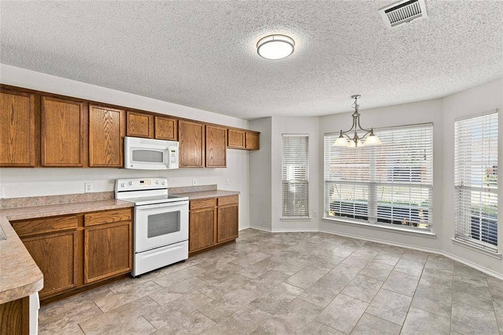 9900 Carter Drive, McKinney, TX 75072 9900 Carter Drive, McKinney, TX 75072