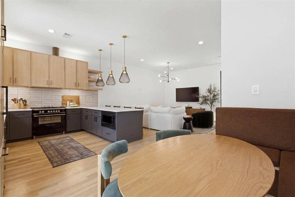 3541 Kalterra, Dallas, TX 75219