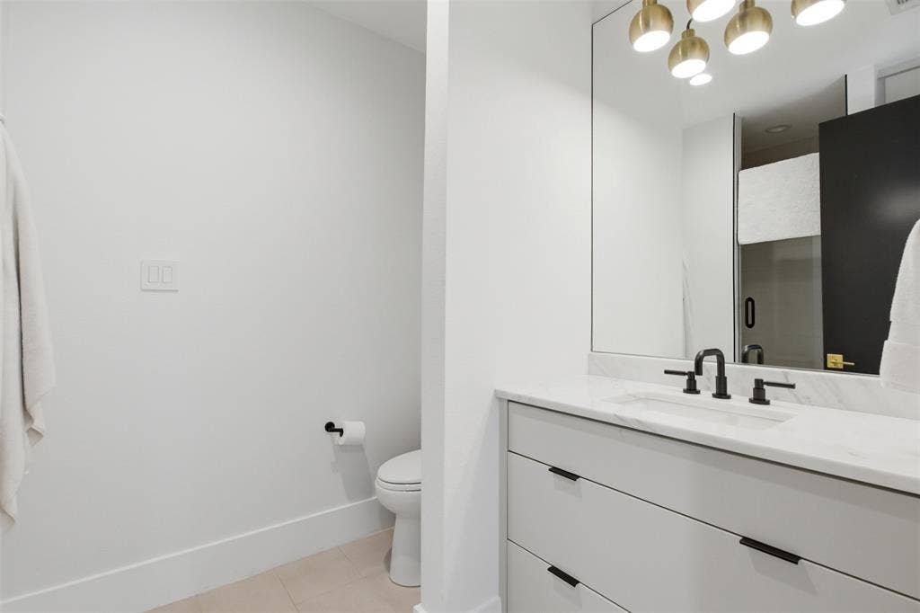 3541 Kalterra, Dallas, TX 75219