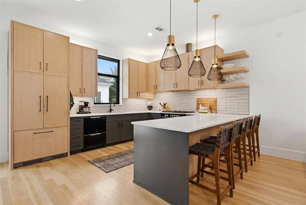 3541 Kalterra, Dallas, TX 75219