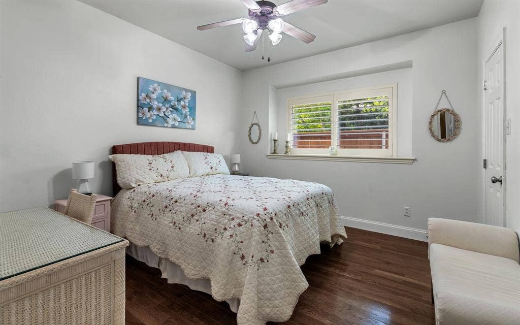 1708 Chessington Lane, McKinney, TX 75072 Downstairs bedroom is tucked away from the rest of the home for added privacy and a full bath is accessible.
