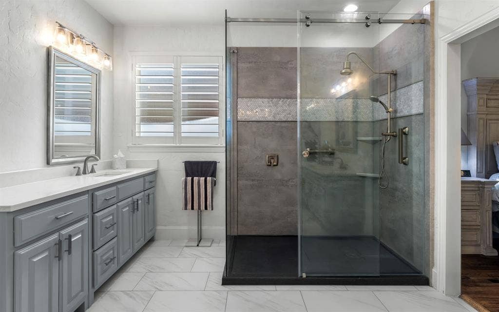 1708 Chessington Lane, McKinney, TX 75072 Very spacious shower!