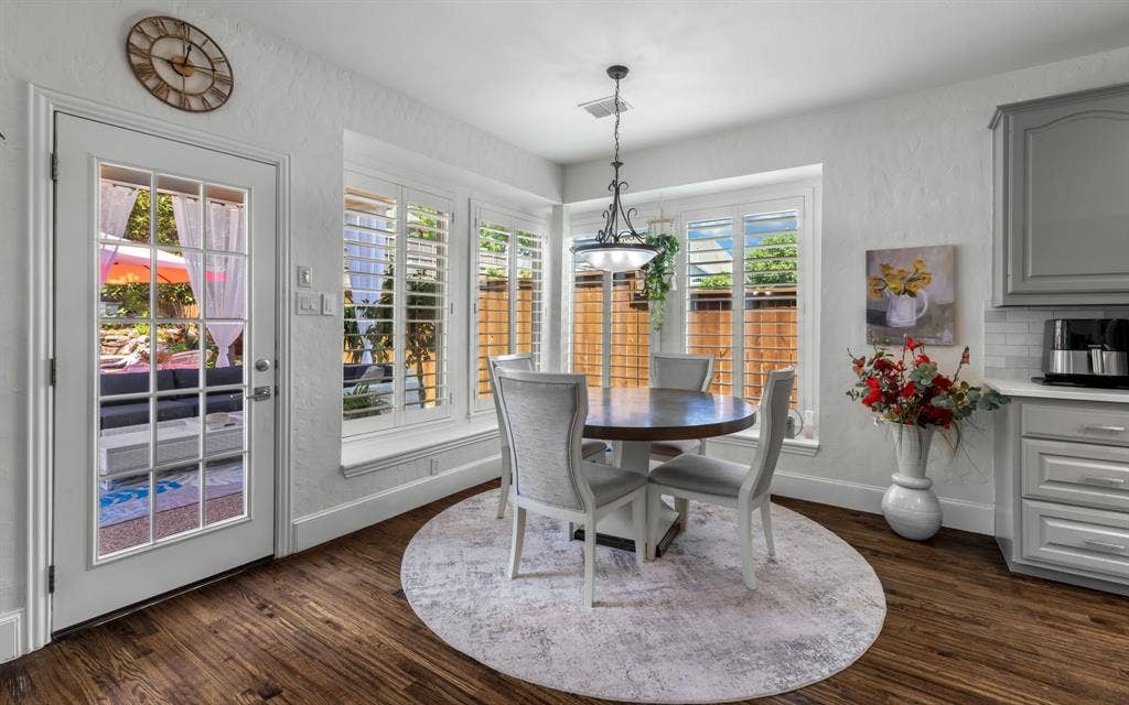 1708 Chessington Lane, McKinney, TX 75072 Breakfast area off the kitchen also overlooks the backyard Shangri La.