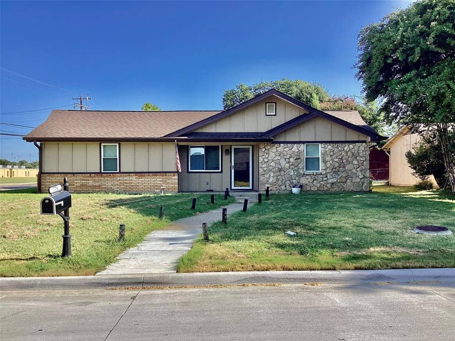 Property photo for 776 Ponderosa Drive, Hurst, TX
