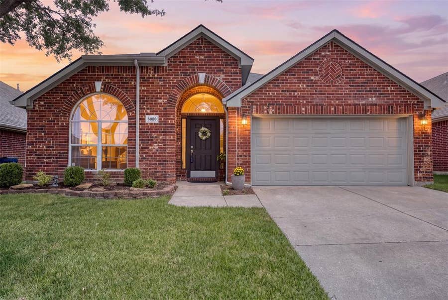 Property photo for 6880 Longhorn Trail, Frisco, TX
