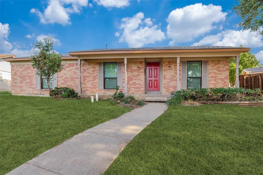 Property photo for 3102 Chime Court, Irving, TX