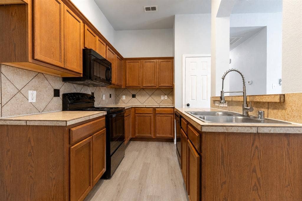 1312 Piedmont Drive, Mansfield, TX 76063 1312 Piedmont Drive, Mansfield, TX 76063