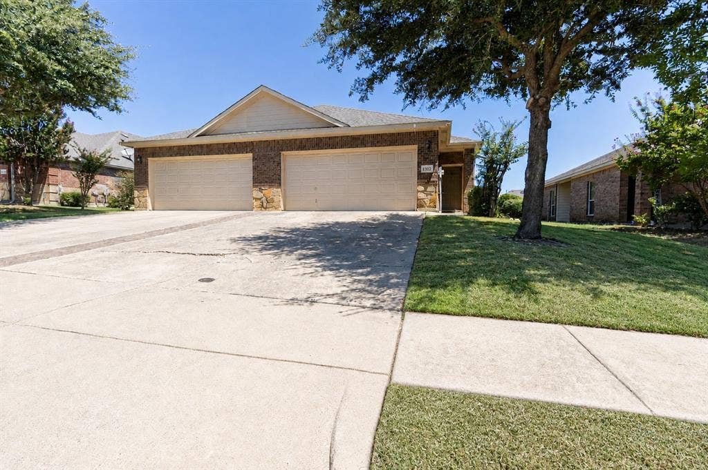 1312 Piedmont Drive, Mansfield, TX 76063 1312 Piedmont Drive, Mansfield, TX 76063