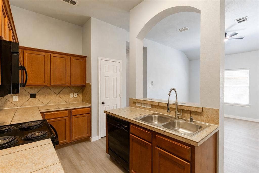 1312 Piedmont Drive, Mansfield, TX 76063 1312 Piedmont Drive, Mansfield, TX 76063