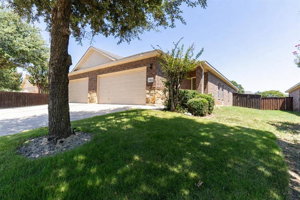 1312 Piedmont Drive, Mansfield, TX 76063 1312 Piedmont Drive, Mansfield, TX 76063