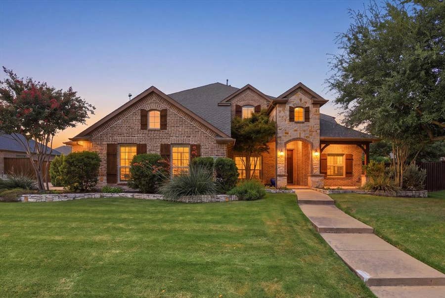 Property photo for 425 Waters Edge Way, Murphy, TX